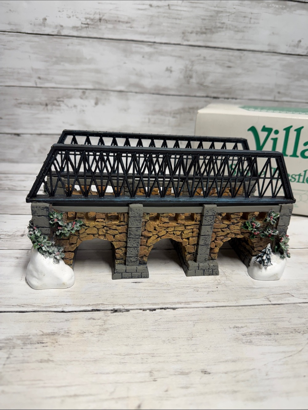 Department 56 General Village STONE TRESTLE BRIDGE 52647 Retired